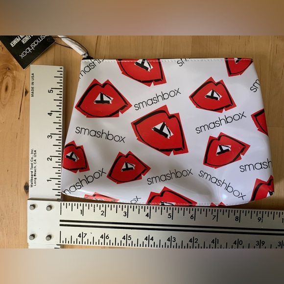 Smashbox makeup bag white black red lips print. Brand new with tag. Bag only - Picture 4 of 4